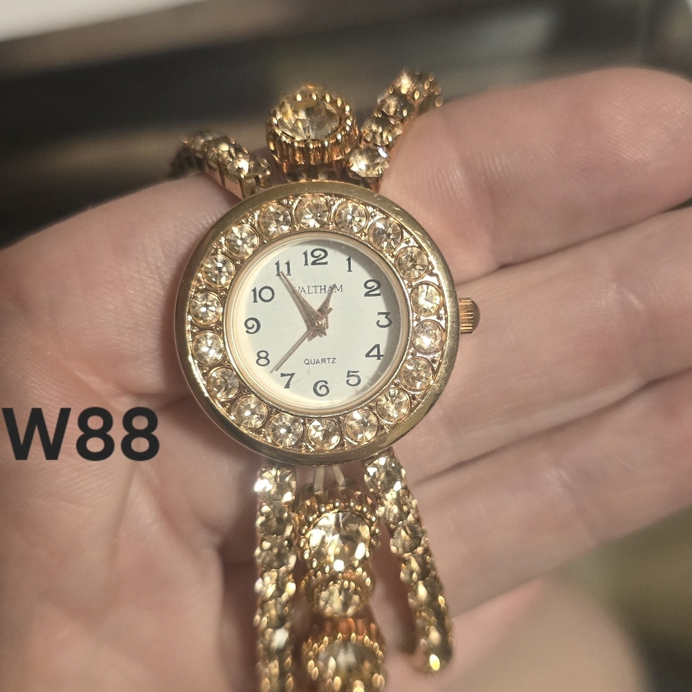 Waltham Women’s Quartz Watch – Triple Rhinestone Band, Rose Gold 💖⌚